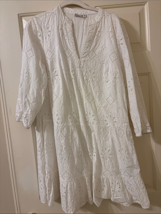 GAP Dresses & Skirts - GAP White Eyelet Long Sleeve Tunic Dress